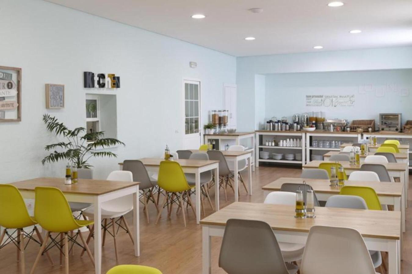 Residencia Abay Hostel